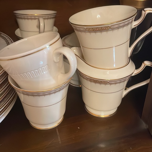 Mikasa Sheraton pattern place settings - 1 full place setting!!! - Picture 4 of 7